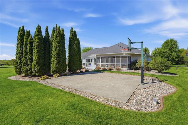 3034 Saddle Brooke Trail, Sun Prairie, WI 53590