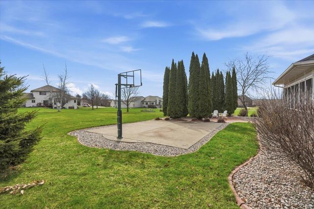 3034 Saddle Brooke Trail, Sun Prairie, WI 53590