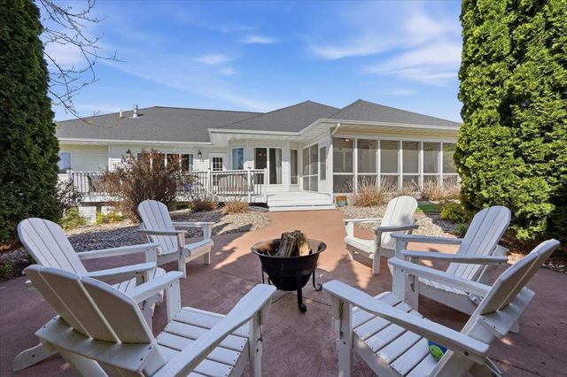 3034 Saddle Brooke Trail, Sun Prairie, WI 53590