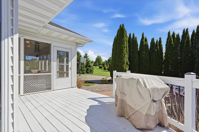 3034 Saddle Brooke Trail, Sun Prairie, WI 53590