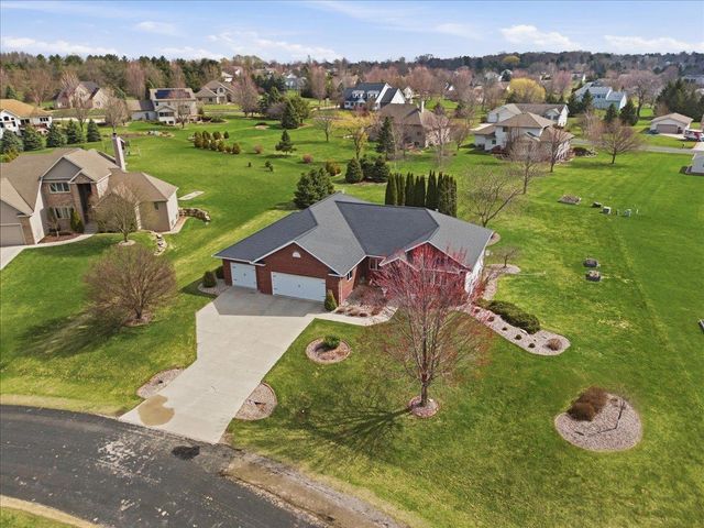 3034 Saddle Brooke Trail, Sun Prairie, WI 53590