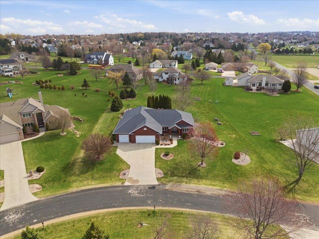 3034 Saddle Brooke Trail, Sun Prairie, WI 53590