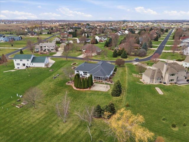 3034 Saddle Brooke Trail, Sun Prairie, WI 53590