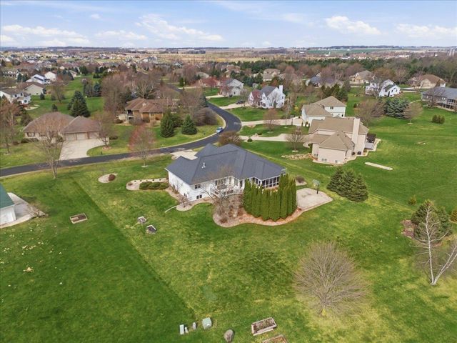 3034 Saddle Brooke Trail, Sun Prairie, WI 53590