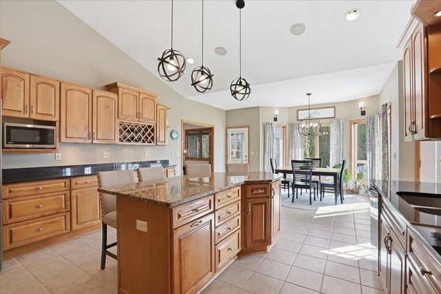 3034 Saddle Brooke Trail, Sun Prairie, WI 53590
