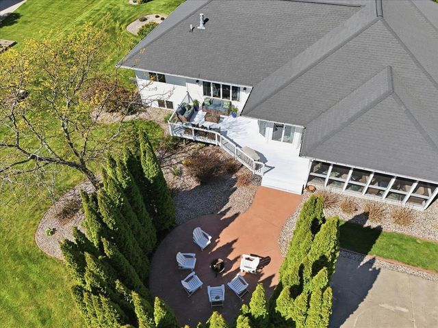 3034 Saddle Brooke Trail, Sun Prairie, WI 53590