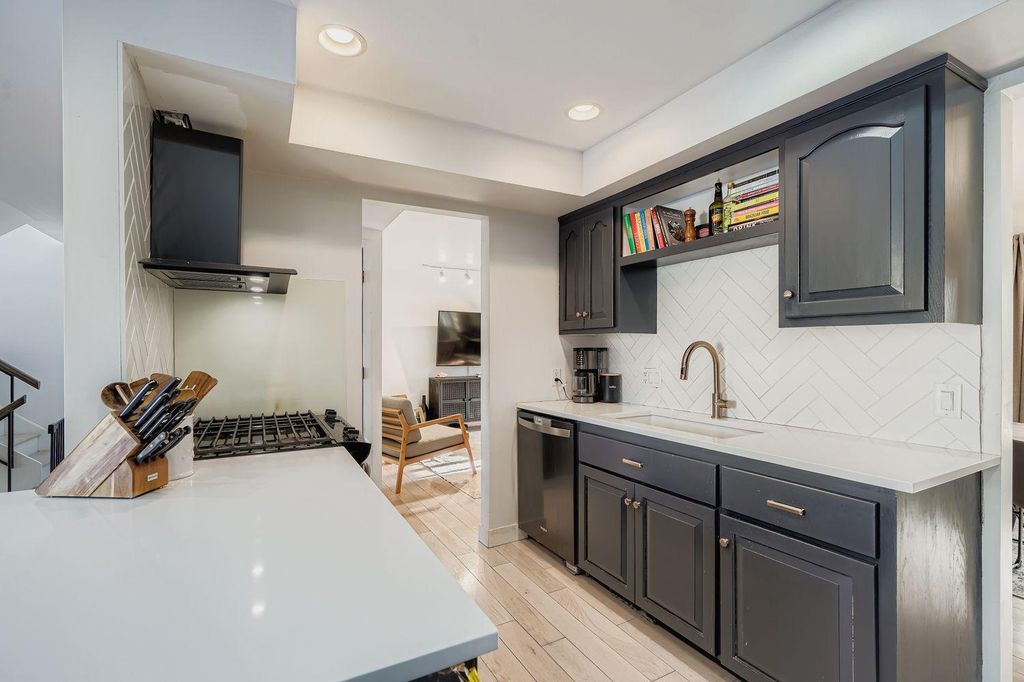 7511 Harold Avenue, Golden Valley, MN 55427