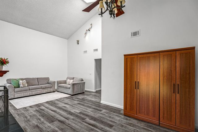 6939 Cross Dr, Orangevale, CA 95662