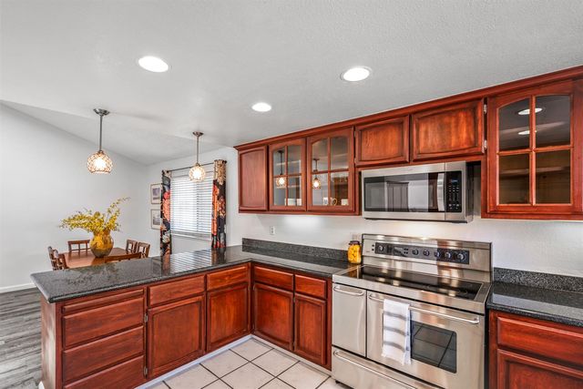 6939 Cross Dr, Orangevale, CA 95662