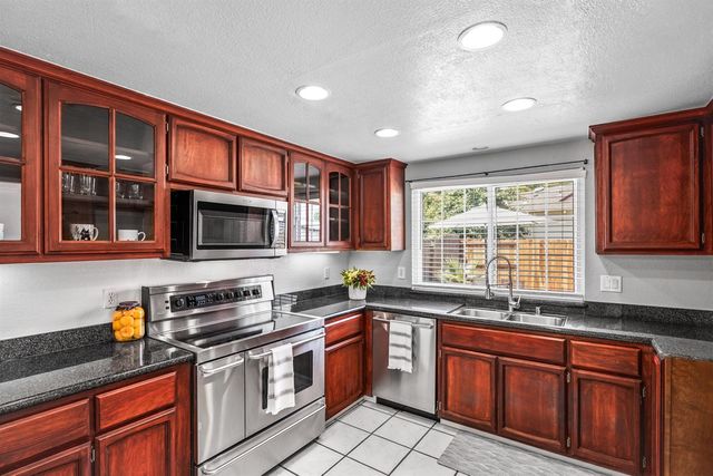 6939 Cross Dr, Orangevale, CA 95662