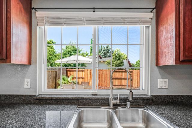 6939 Cross Dr, Orangevale, CA 95662