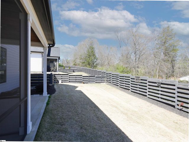 134 Winding Rock Road, Simpsonville, SC 29680