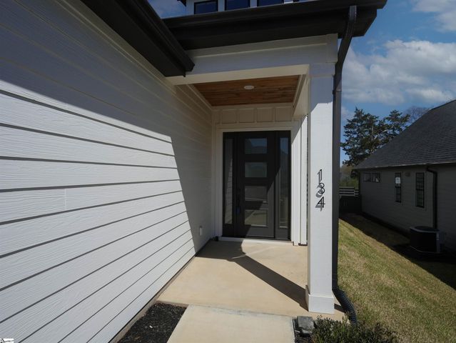 134 Winding Rock Road, Simpsonville, SC 29680