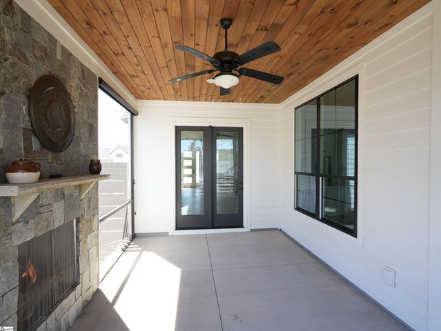 134 Winding Rock Road, Simpsonville, SC 29680