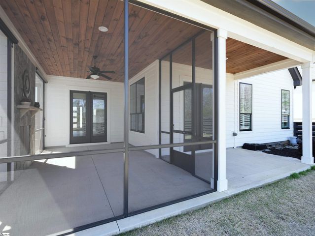 134 Winding Rock Road, Simpsonville, SC 29680