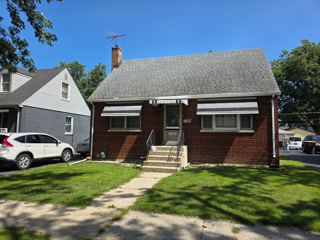 17821 Escanaba Avenue, Lansing, IL 60438