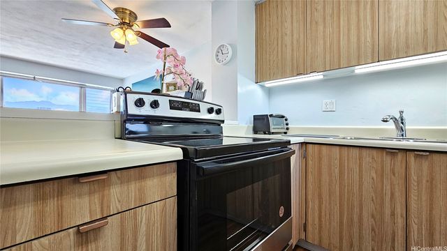 1909 Ala Wai Boulevard 601, Honolulu, HI 96815