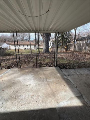 9744 Wallace Avenue, Kansas City, MO 64134