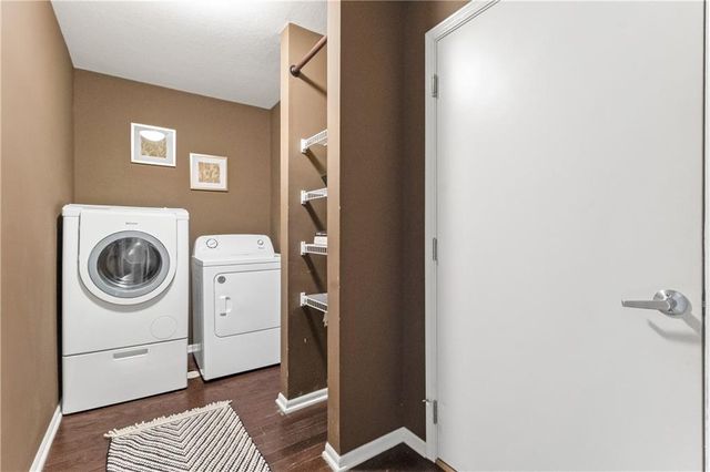 11274 S Pflumm Road, Olathe, KS 66215