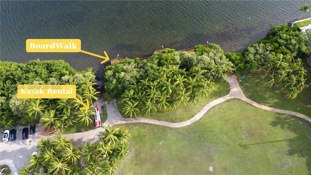 2977 Mcfarlane Rd PH9, Miami, FL 33133