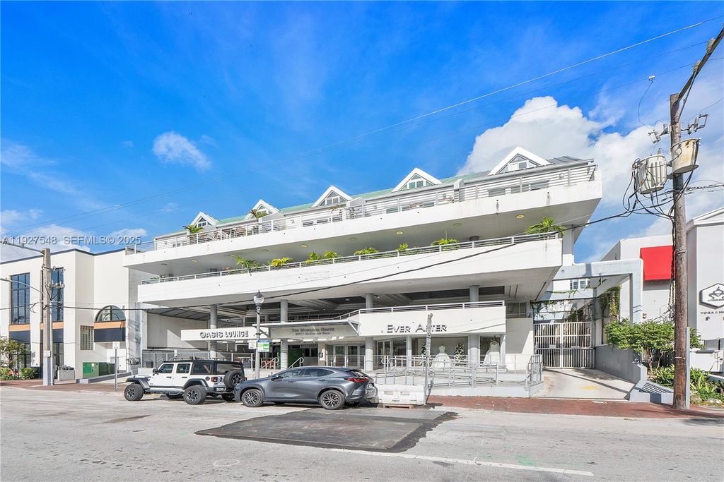 2977 Mcfarlane Rd PH9, Miami, FL 33133