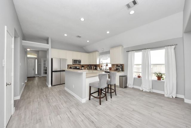 1326 Auburn View Lane, Fresno, TX 77545