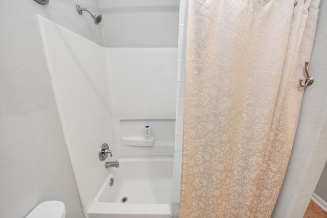 1326 Auburn View Lane, Fresno, TX 77545