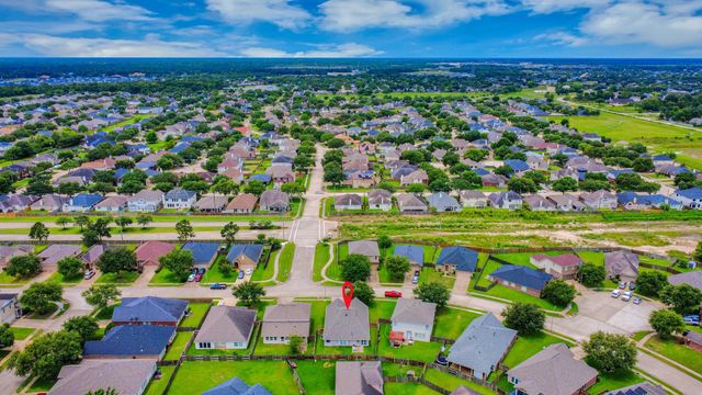 1326 Auburn View Lane, Fresno, TX 77545