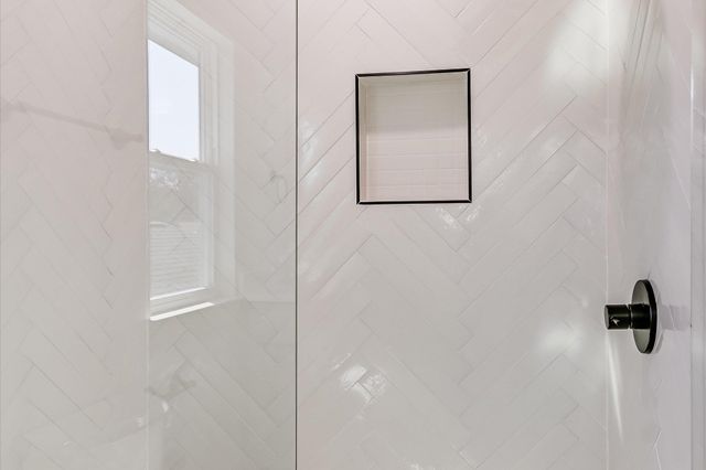 424 SHADY BLUFF DR, Wimberley, TX 78676