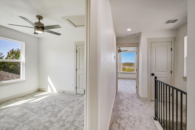 424 SHADY BLUFF DR, Wimberley, TX 78676