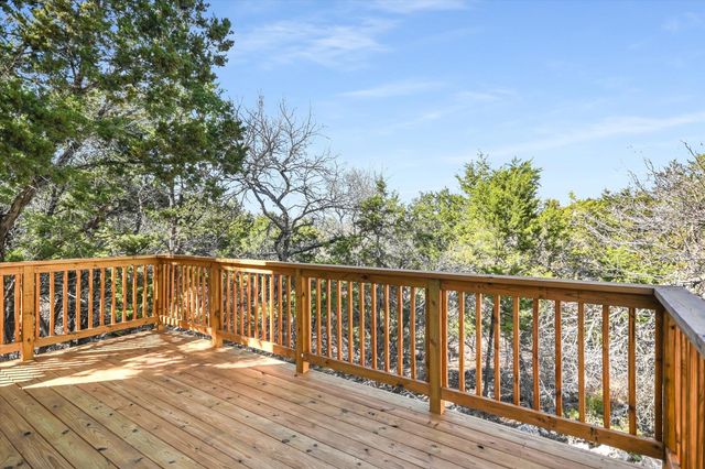 424 SHADY BLUFF DR, Wimberley, TX 78676