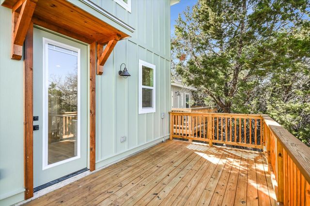 424 SHADY BLUFF DR, Wimberley, TX 78676