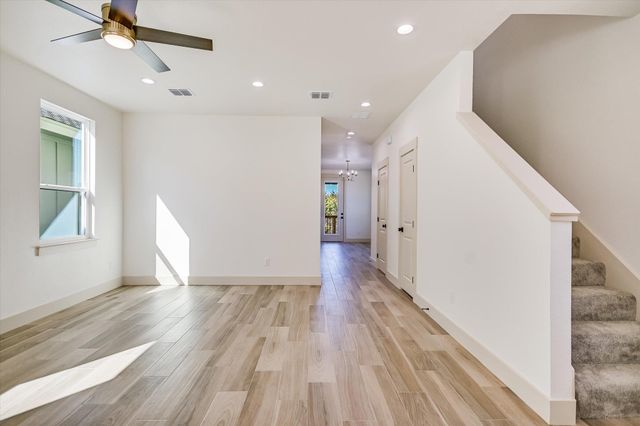 424 SHADY BLUFF DR, Wimberley, TX 78676