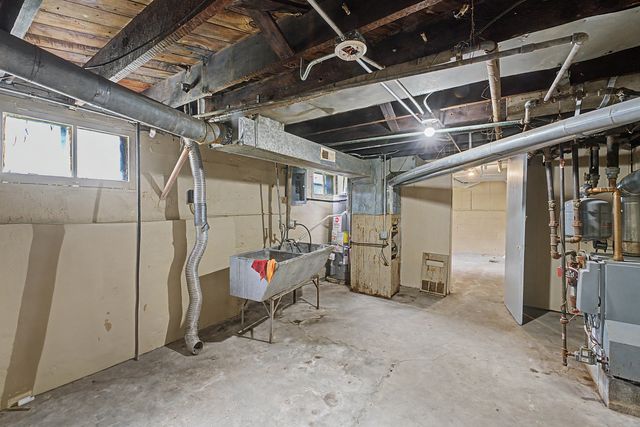 411 N Arlington Heights Road, Arlington Heights, IL 60004