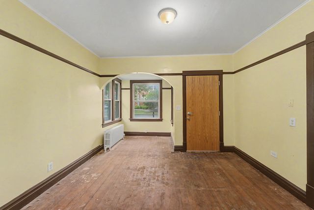 411 N Arlington Heights Road, Arlington Heights, IL 60004