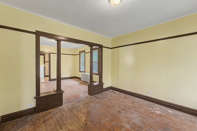 411 N Arlington Heights Road, Arlington Heights, IL 60004