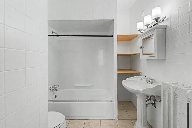 411 N Arlington Heights Road, Arlington Heights, IL 60004