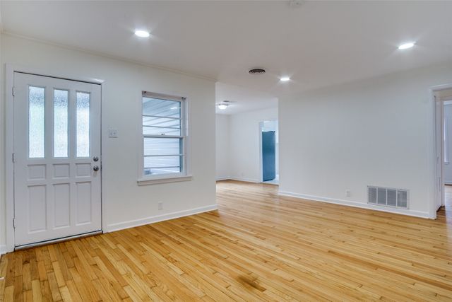 5861 Coleman Street, Westworth Village, TX 76114