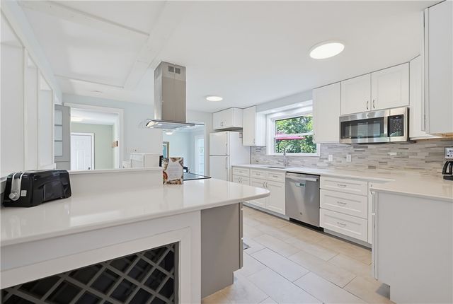 15 Austin Drive, Cumberland, RI 02864