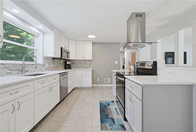 15 Austin Drive, Cumberland, RI 02864