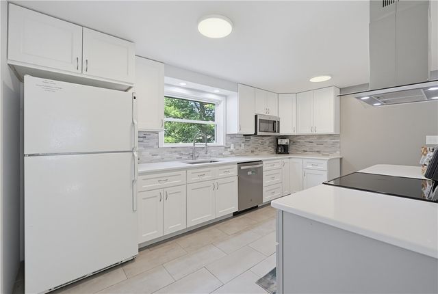 15 Austin Drive, Cumberland, RI 02864