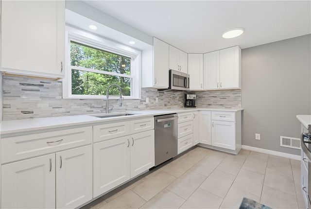 15 Austin Drive, Cumberland, RI 02864