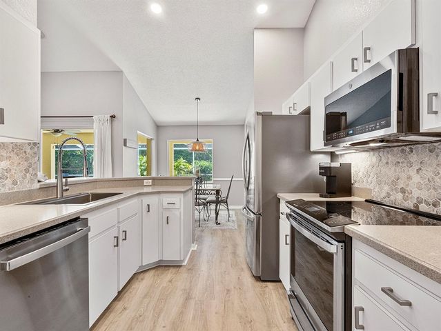 1024 DESTIN DRIVE, Lake Wales, FL 33898