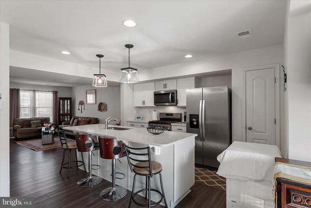 35 MENGEL RD, Martinsburg, WV 25403