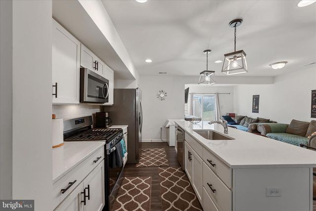 35 MENGEL RD, Martinsburg, WV 25403