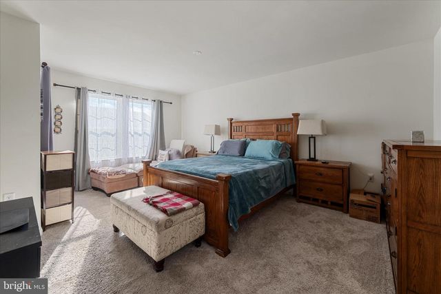 35 MENGEL RD, Martinsburg, WV 25403