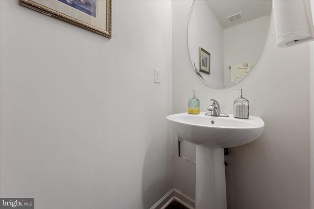 35 MENGEL RD, Martinsburg, WV 25403