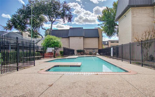 8431 Hearth Drive 1, Houston, TX 77054