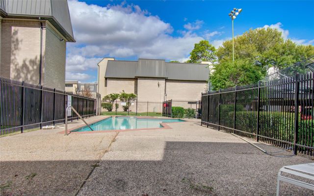8431 Hearth Drive 1, Houston, TX 77054