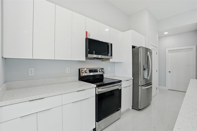 431 PALMYRA AVENUE, Lehigh Acres, FL 33974